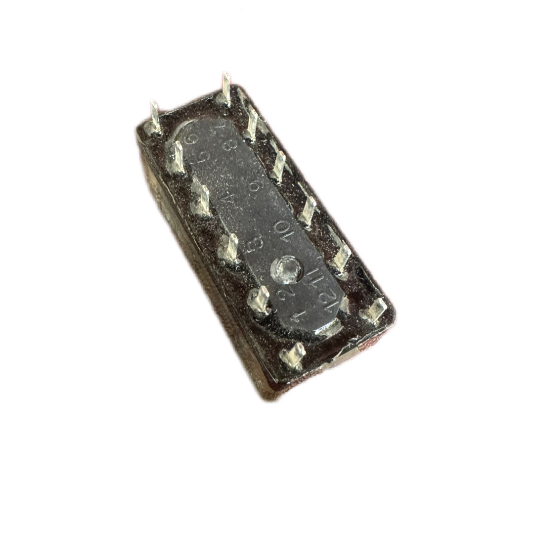 رله قدرت 12ولت شیشه ای 12پایه    MATSUSHITA AG3023-720OHM-4